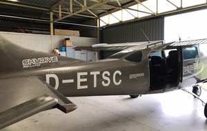 Un nouvel avion à l'école de Parachutisme de  Guiscriff