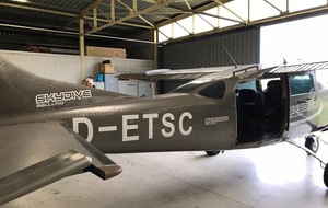 Un nouvel avion à l'école de Parachutisme de Guiscriff