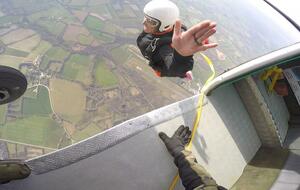 Apprendre à sauter en parachute à 15 ans..