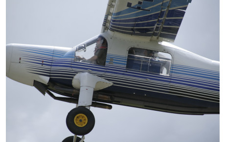 Saut de DO 27 à Guiscriff à l'occasion de la porte ouverte
