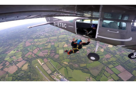 Ecole de parachutisme de Guiscriff